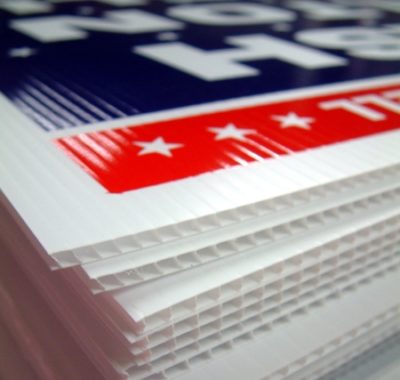 Corrugated Plastic White Plain Boards - Vertical Opening